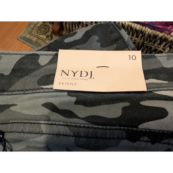 NEW $129 NYDJ Ami Camo Skinny Jeans Grey Size 10 NWT - Picture 5 of 7